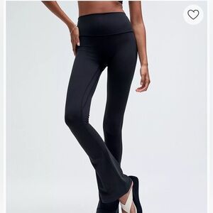 Lululemon Align high rise mini flare. Black. Size 8. Never worn.